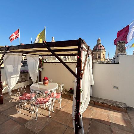 The Knight - Heritage & Art Home At Birgu Square 외부 사진